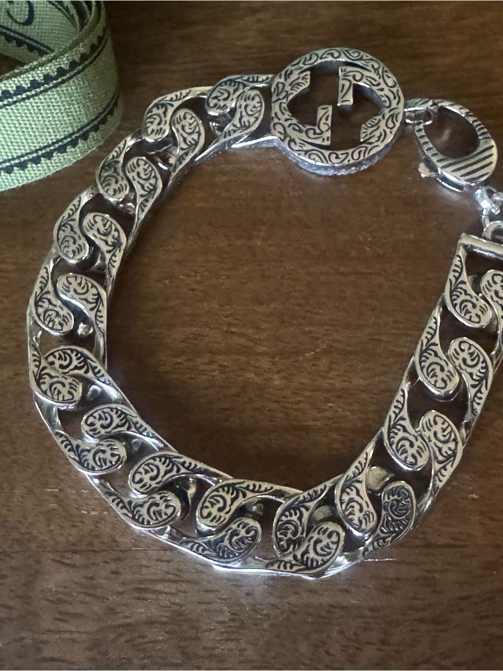 Gucci Silver-Tone Engraved Link Bracelet - Picture 10 of 12